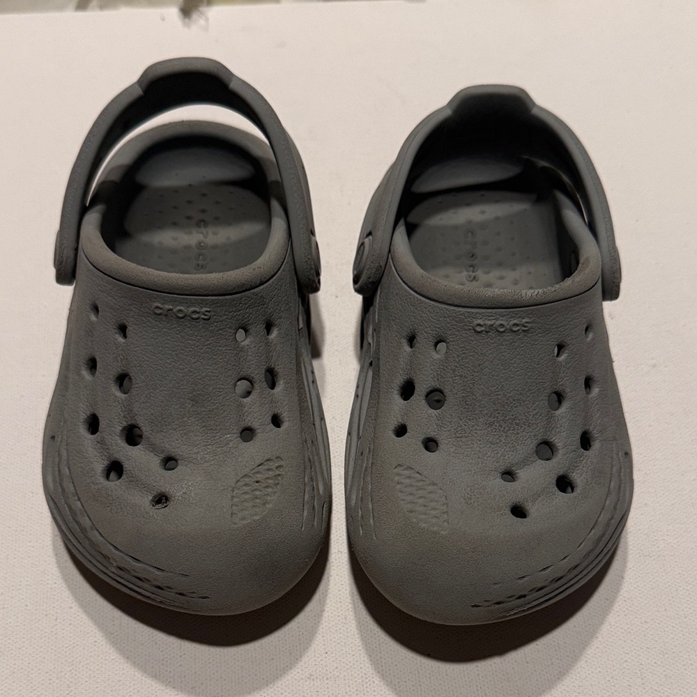 CROCS Kids Classic Clog in Charcoal Gray